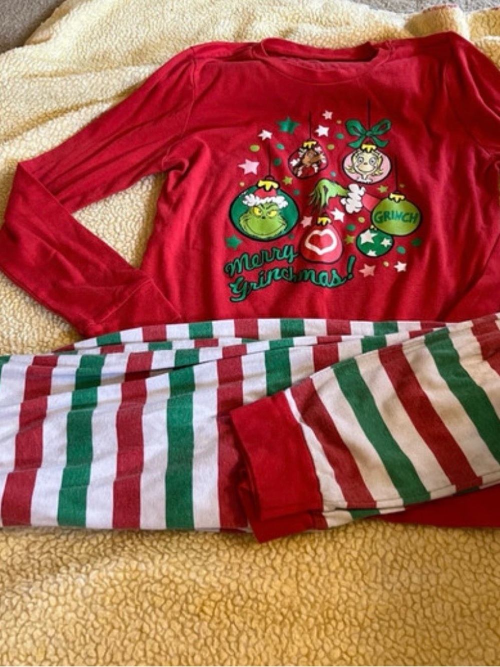 Womens Grinch Red & Green Holiday Pajama Set